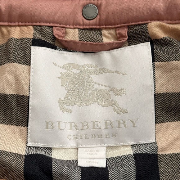 Burberry girls jacket size 2T with removable hood - Picture 5 of 6